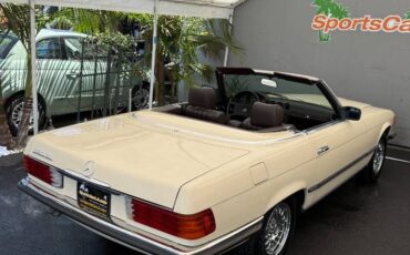 Mercedes-benz-380-class-1982-16