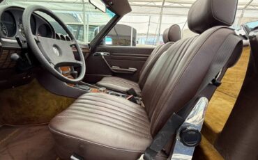 Mercedes-benz-380-class-1982-4
