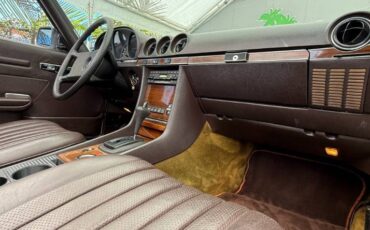 Mercedes-benz-380-class-1982-41