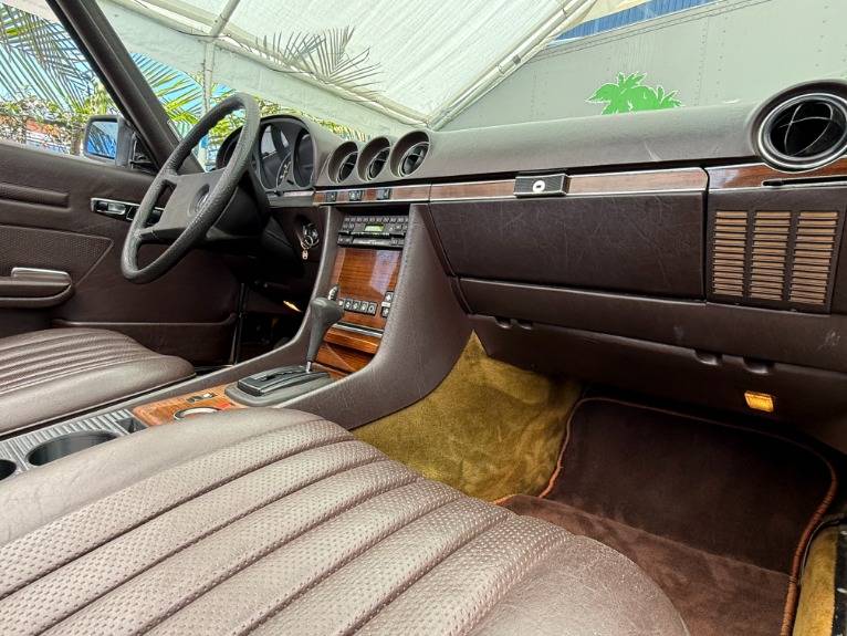 Mercedes-benz-380-class-1982-41