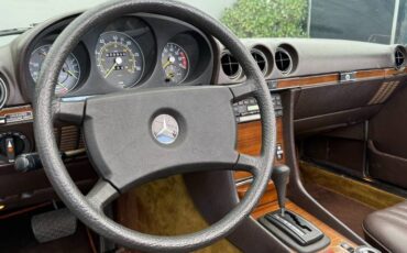 Mercedes-benz-380-class-1982-42