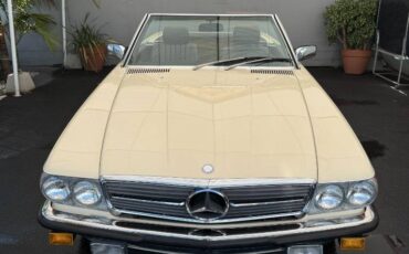Mercedes-benz-380-class-1982-6
