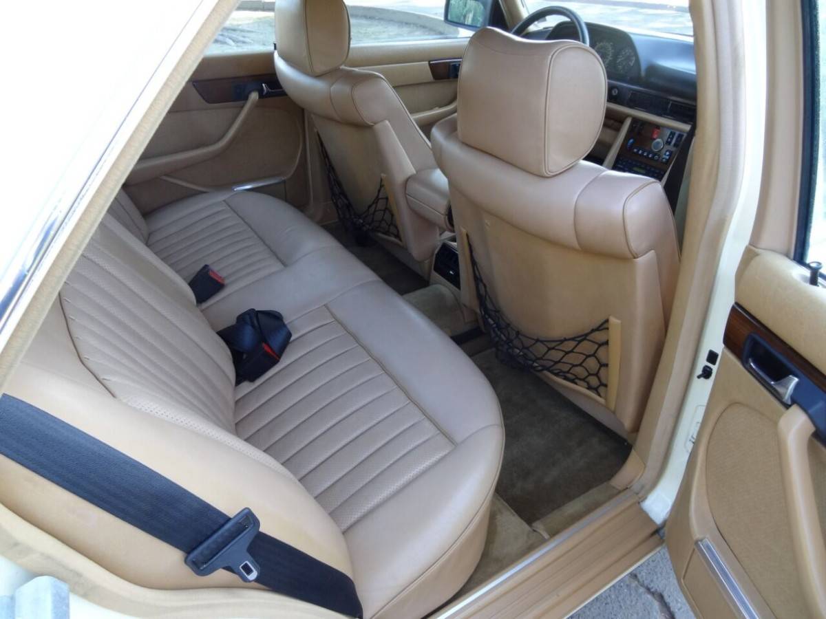 Mercedes-benz-380-class-380-se-1984-12