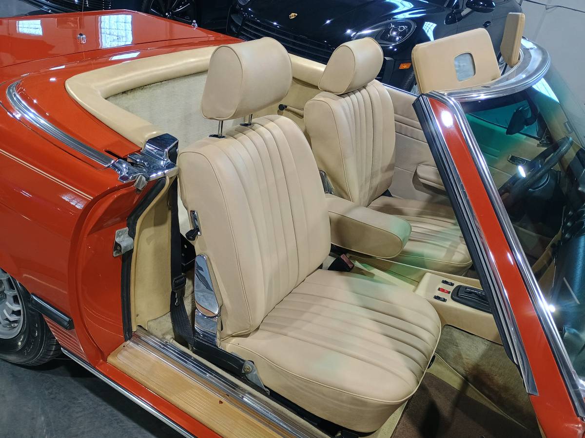 Mercedes-benz-380-sl-1982-17
