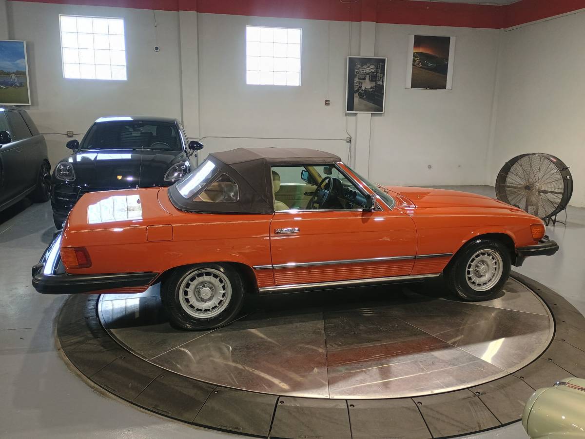 Mercedes-benz-380-sl-1982-4