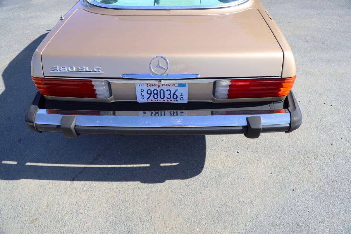 Mercedes-benz-380-slc-1981-black-17