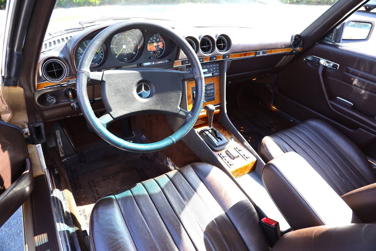 Mercedes-benz-380-slc-1981-black-4