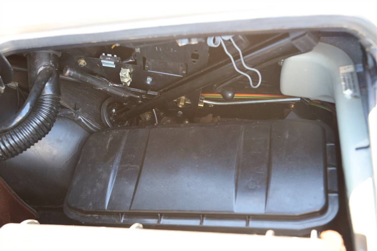 Mercedes-benz-380-slc-1981-black-5