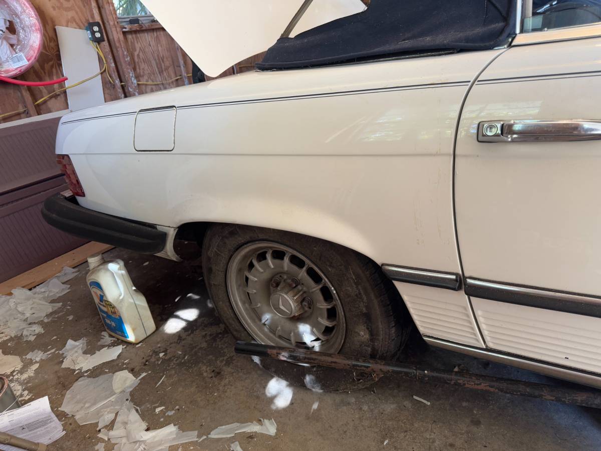 Mercedes-benz-380sl-1982-white-1