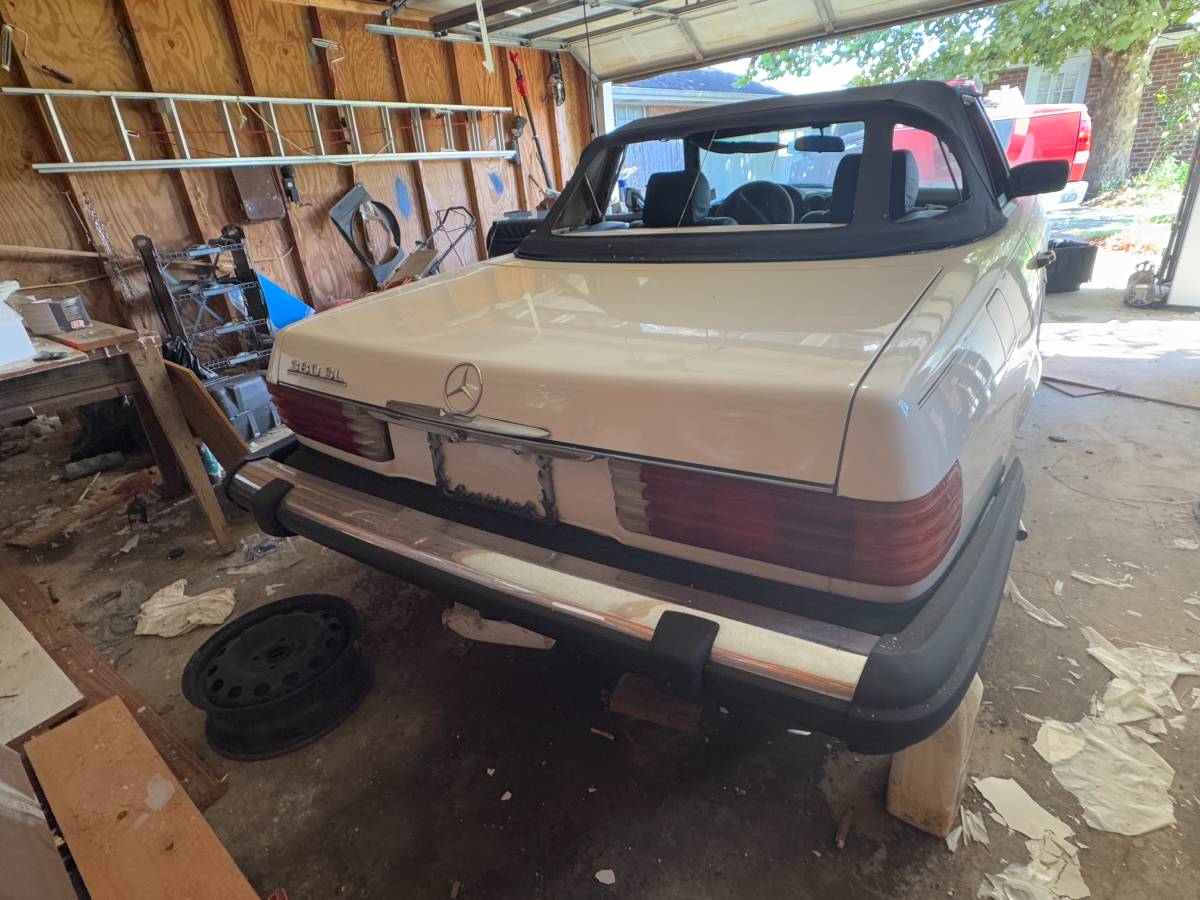 Mercedes-benz-380sl-1982-white-17