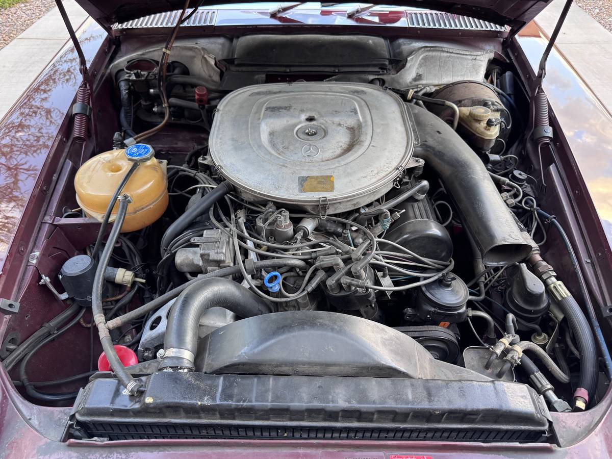 Mercedes-benz-380sl-1983-13