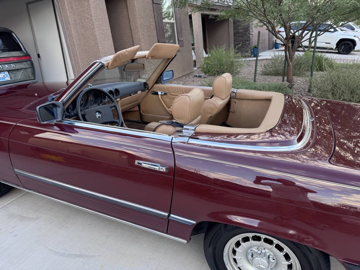 Mercedes-benz-380sl-1983
