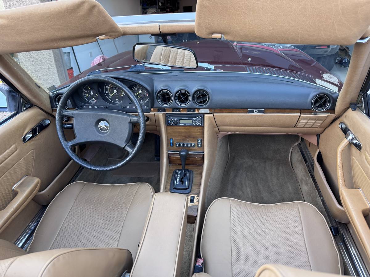 Mercedes-benz-380sl-1983-4