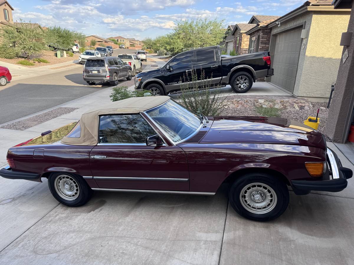 Mercedes-benz-380sl-1983-7