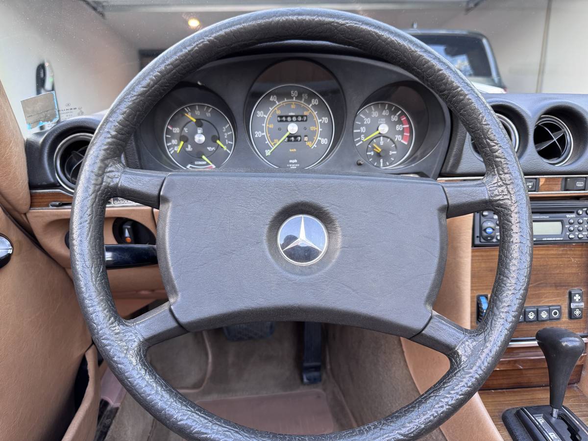 Mercedes-benz-380sl-1983-8