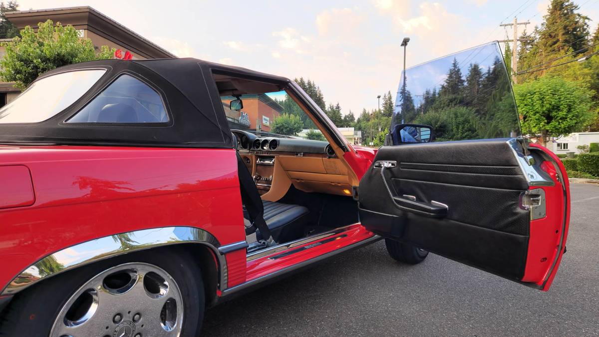 Mercedes-benz-380sl-1984-18