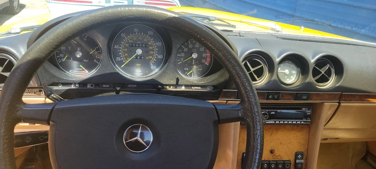 Mercedes-benz-380sl-1985-yellow-6