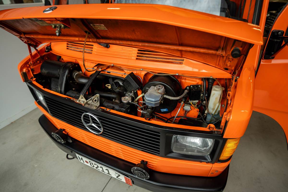Mercedes-benz-407d-diesel-1986-orange-10