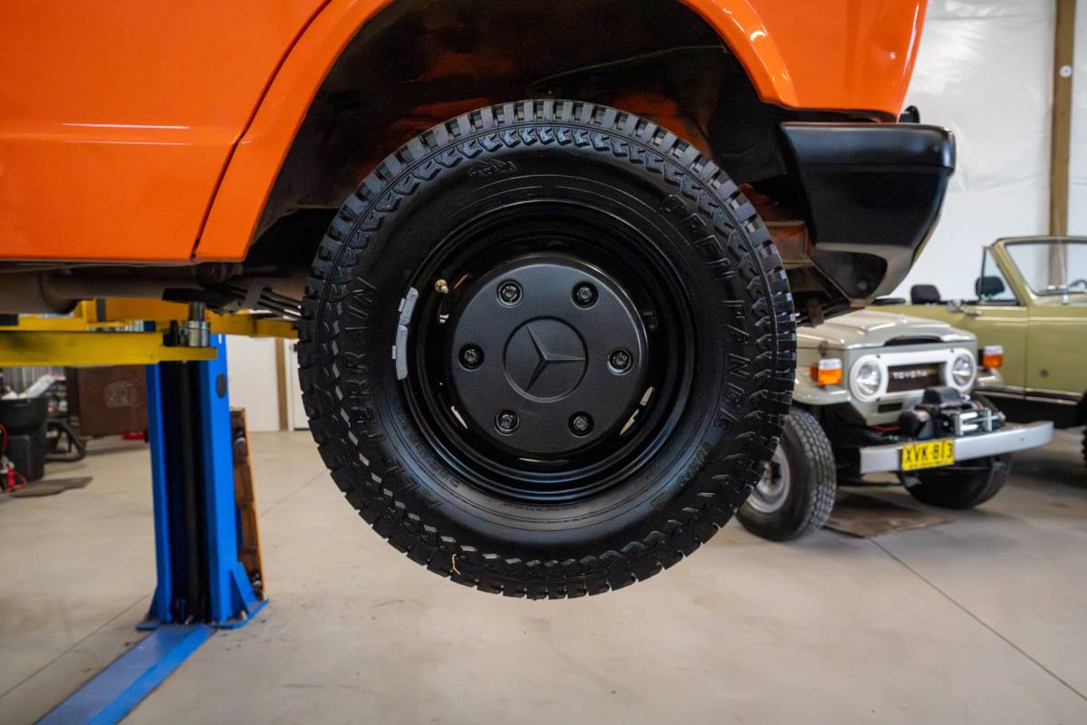 Mercedes-benz-407d-diesel-1986-orange-11