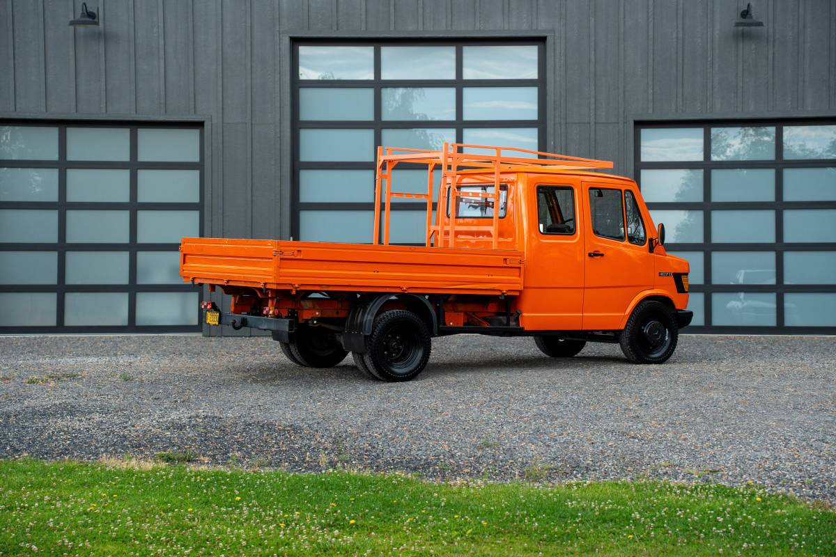 Mercedes-benz-407d-diesel-1986-orange-17