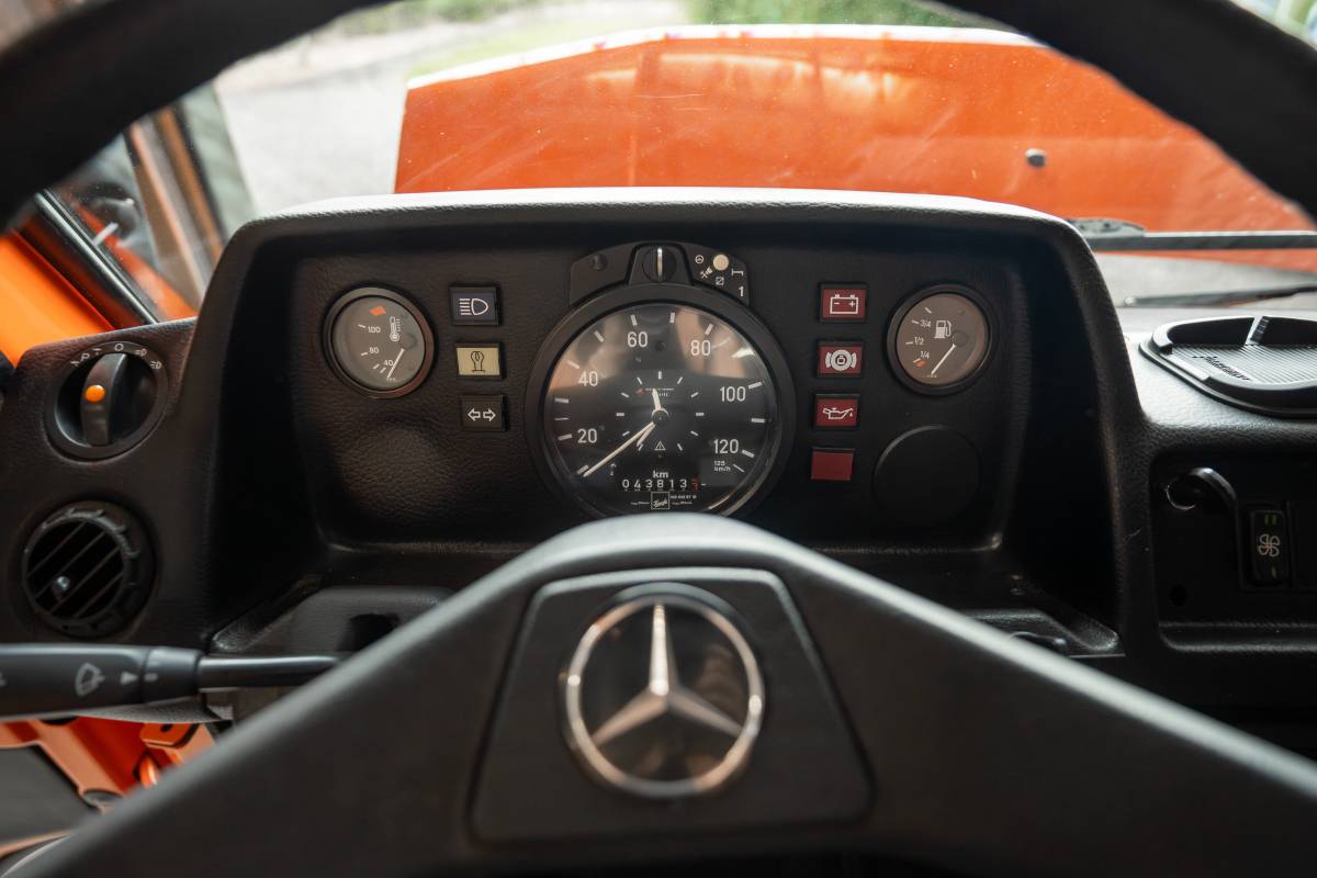 Mercedes-benz-407d-diesel-1986-orange-19