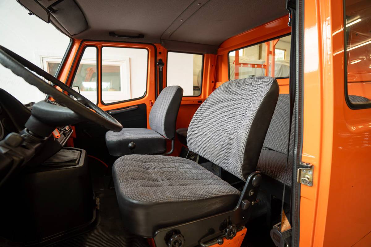 Mercedes-benz-407d-diesel-1986-orange-20