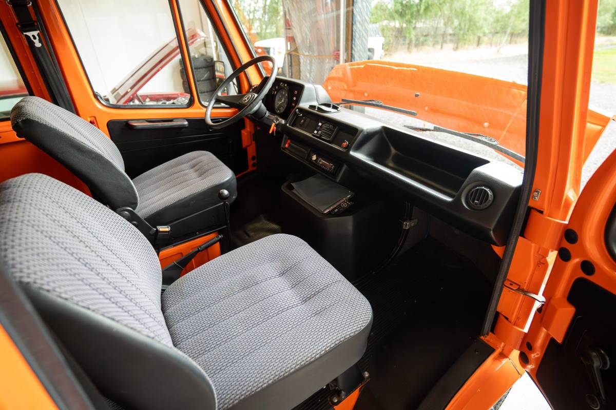 Mercedes-benz-407d-diesel-1986-orange-7