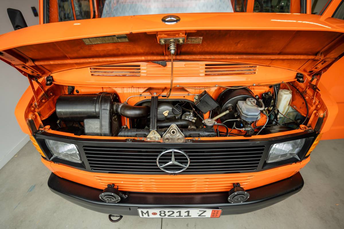 Mercedes-benz-407d-diesel-1986-orange-9