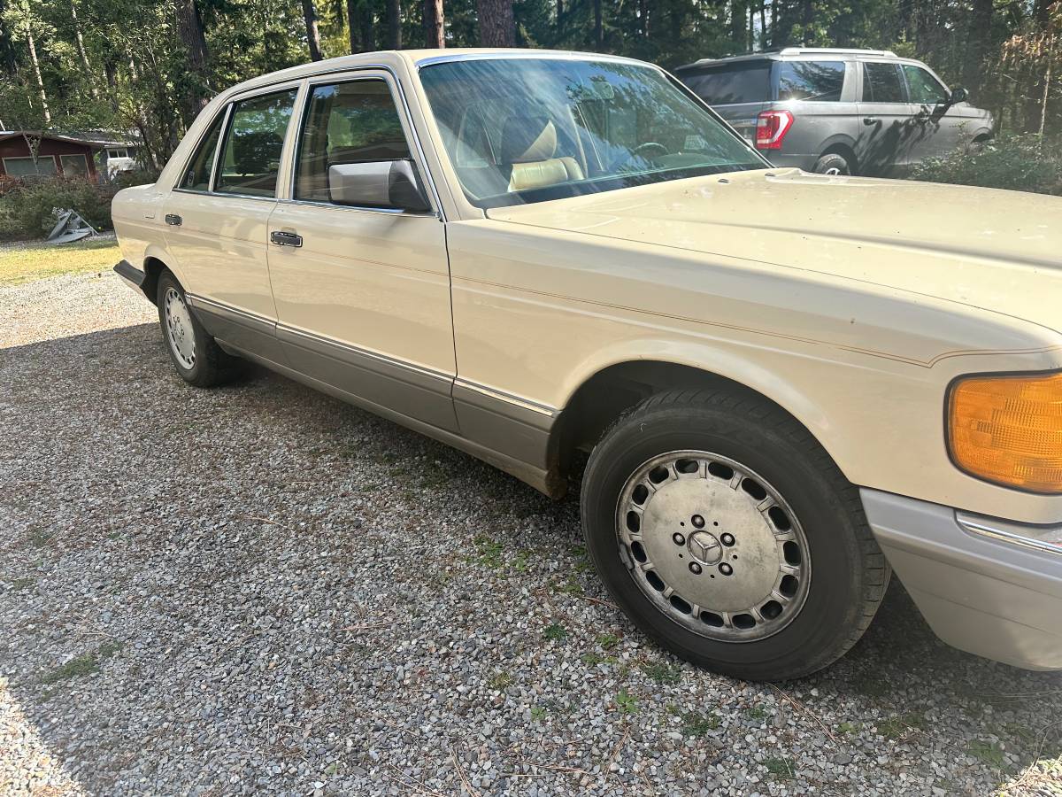 Mercedes-benz-420-sel-sedan-1987-yellow-1