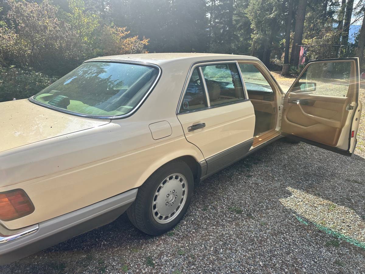 Mercedes-benz-420-sel-sedan-1987-yellow-3