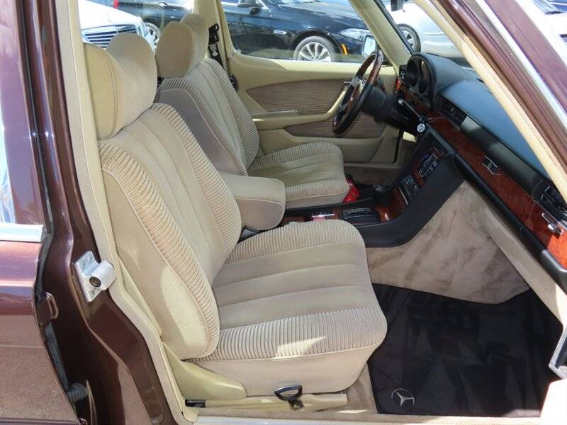 Mercedes-benz-450-sel-1979-brown-18
