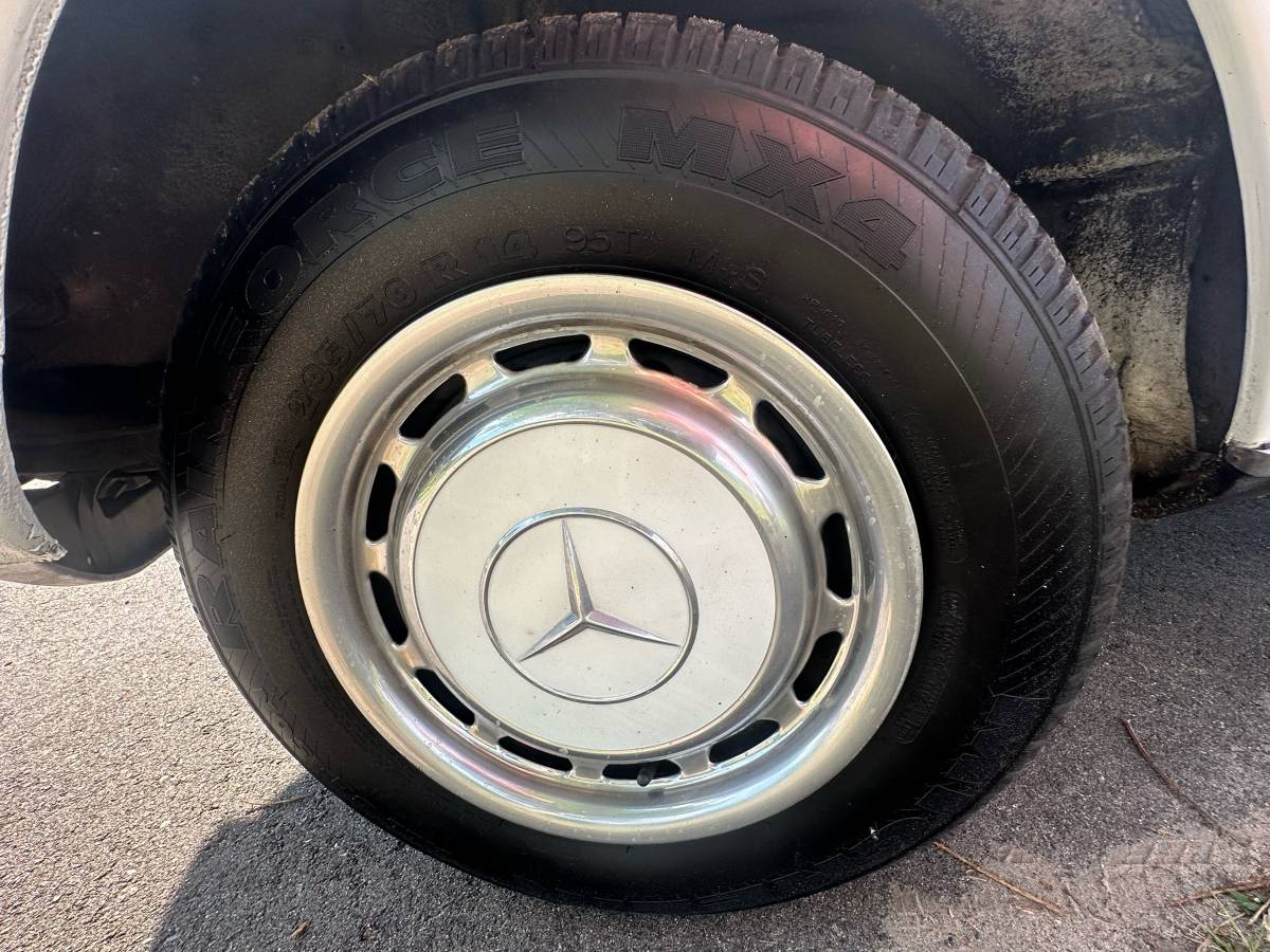 Mercedes-benz-450sl-1977-white-16