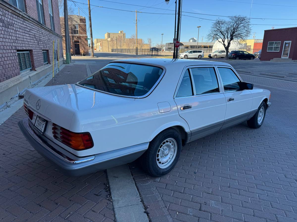 Mercedes-benz-500-500sel-1984-white-4