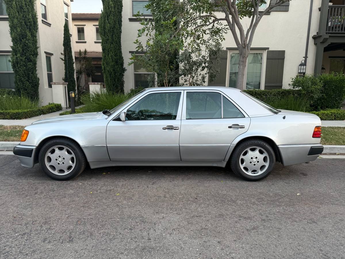 Mercedes-benz-500e-1993-silver-3
