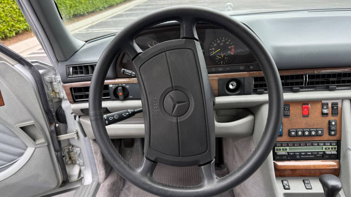 Mercedes-benz-560-560sel-1990-silver-10