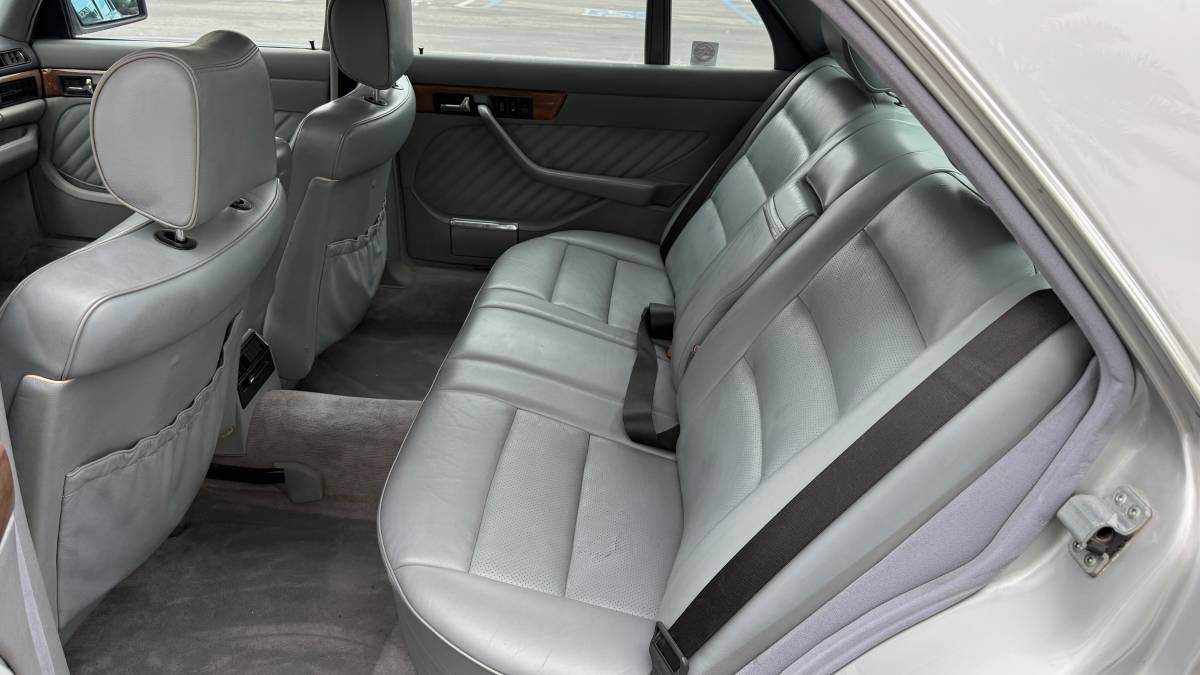 Mercedes-benz-560-560sel-1990-silver-11