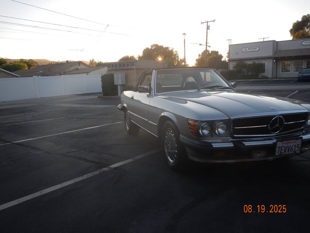 Mercedes-benz-560-560sl-1988-silver-12