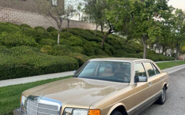 Mercedes-benz-560-class-1986-1