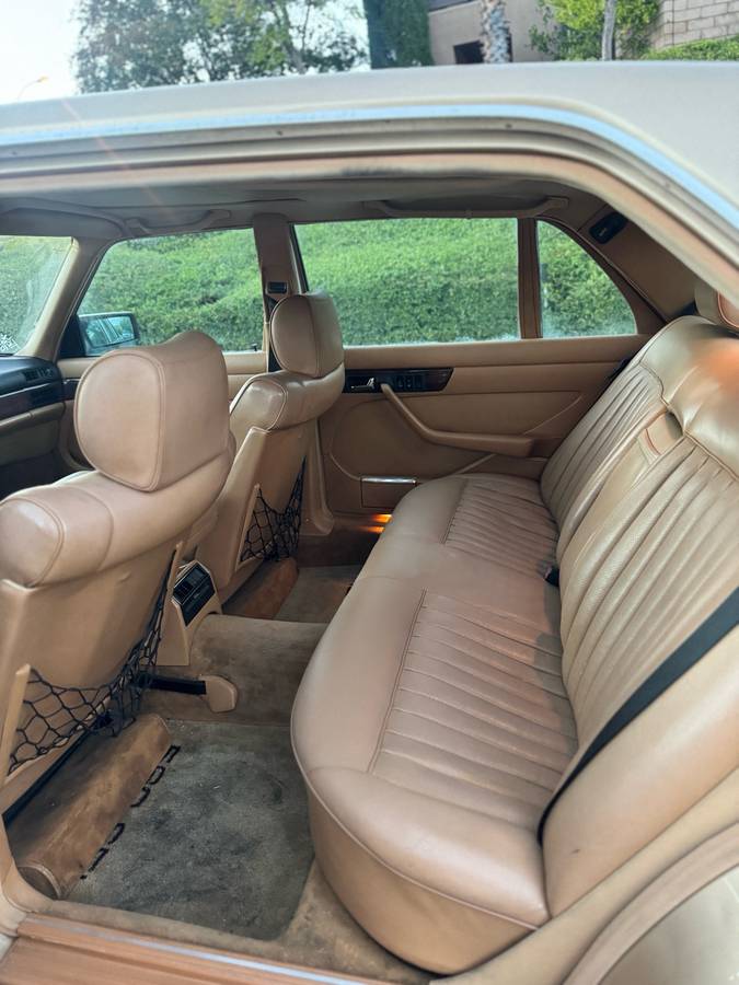 Mercedes-benz-560-class-1986-10