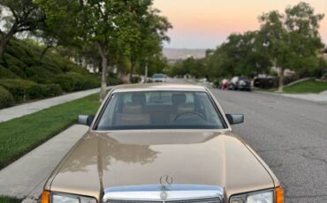 Mercedes-benz-560-class-1986-3