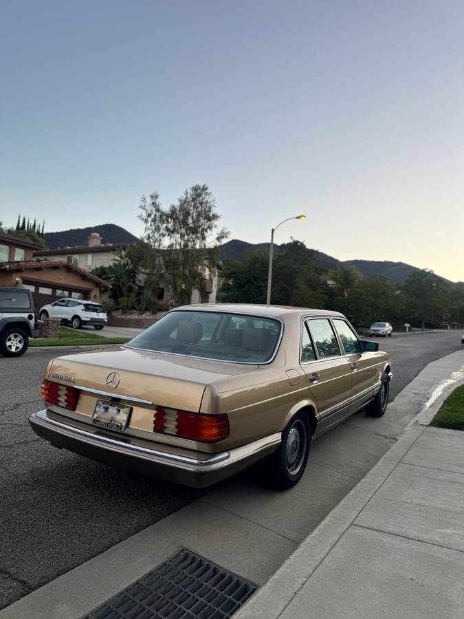 Mercedes-benz-560-class-1986-4