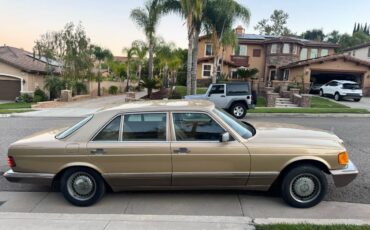 Mercedes-benz-560-class-1986-6