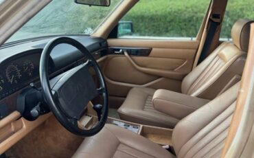 Mercedes-benz-560-class-1986-8