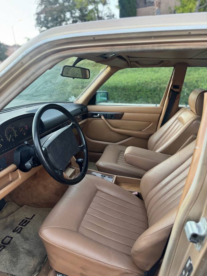 Mercedes-benz-560-class-1986-8