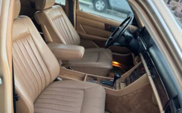 Mercedes-benz-560-class-1986-9