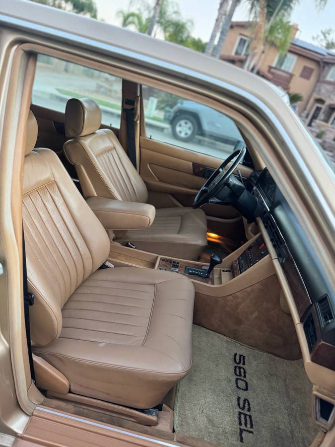 Mercedes-benz-560-class-1986-9