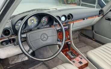 Mercedes-benz-560-class-1987-16