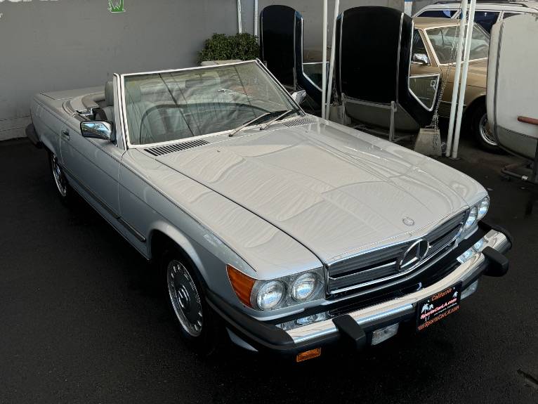 Mercedes-benz-560-class-1987-4