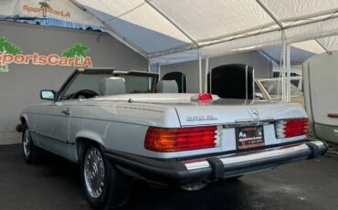 Mercedes-benz-560-class-1987-7