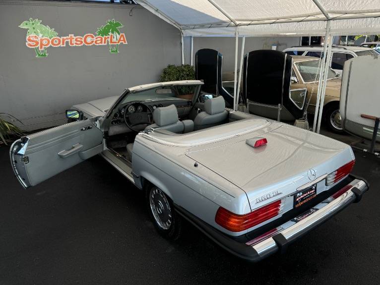 Mercedes-benz-560-class-1987-8